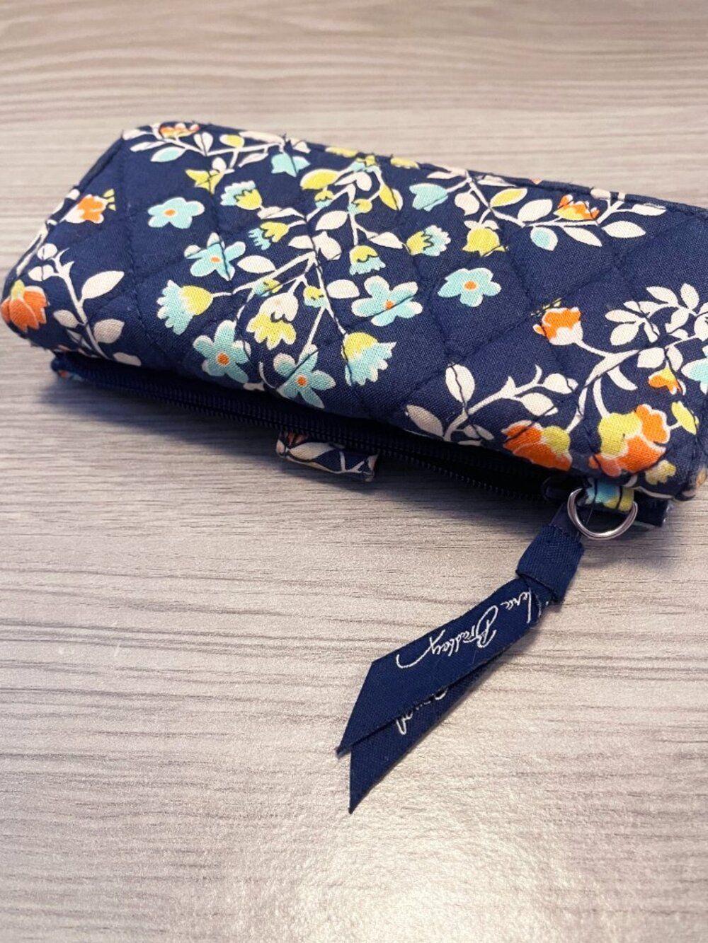 Vera Bradley Navy Floral Quilted Wallet Wristlet Zip Around Organizer - Picture 3 of 5